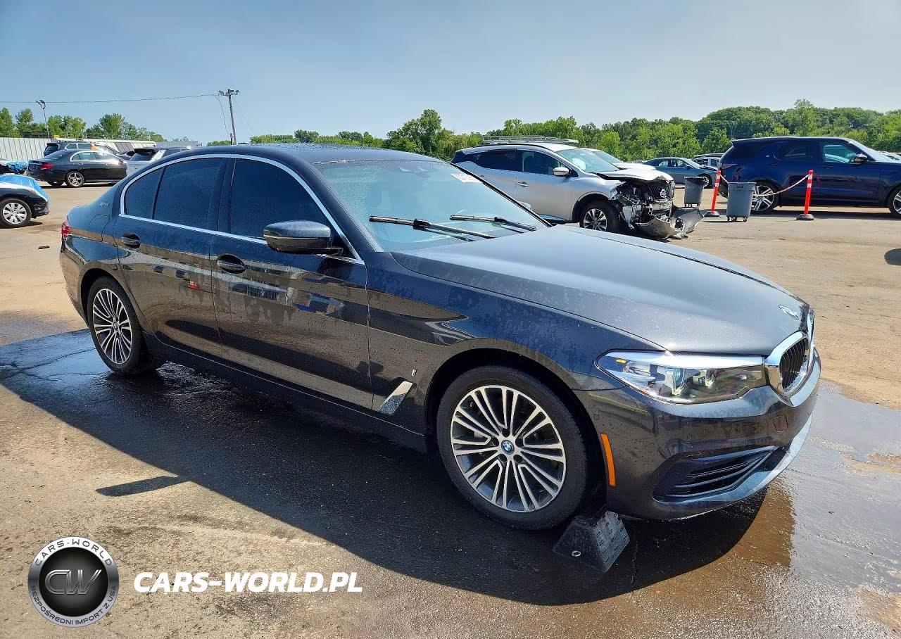 2019 BMW 530Xe VIN:WBAJB1C52KB375162 - 4