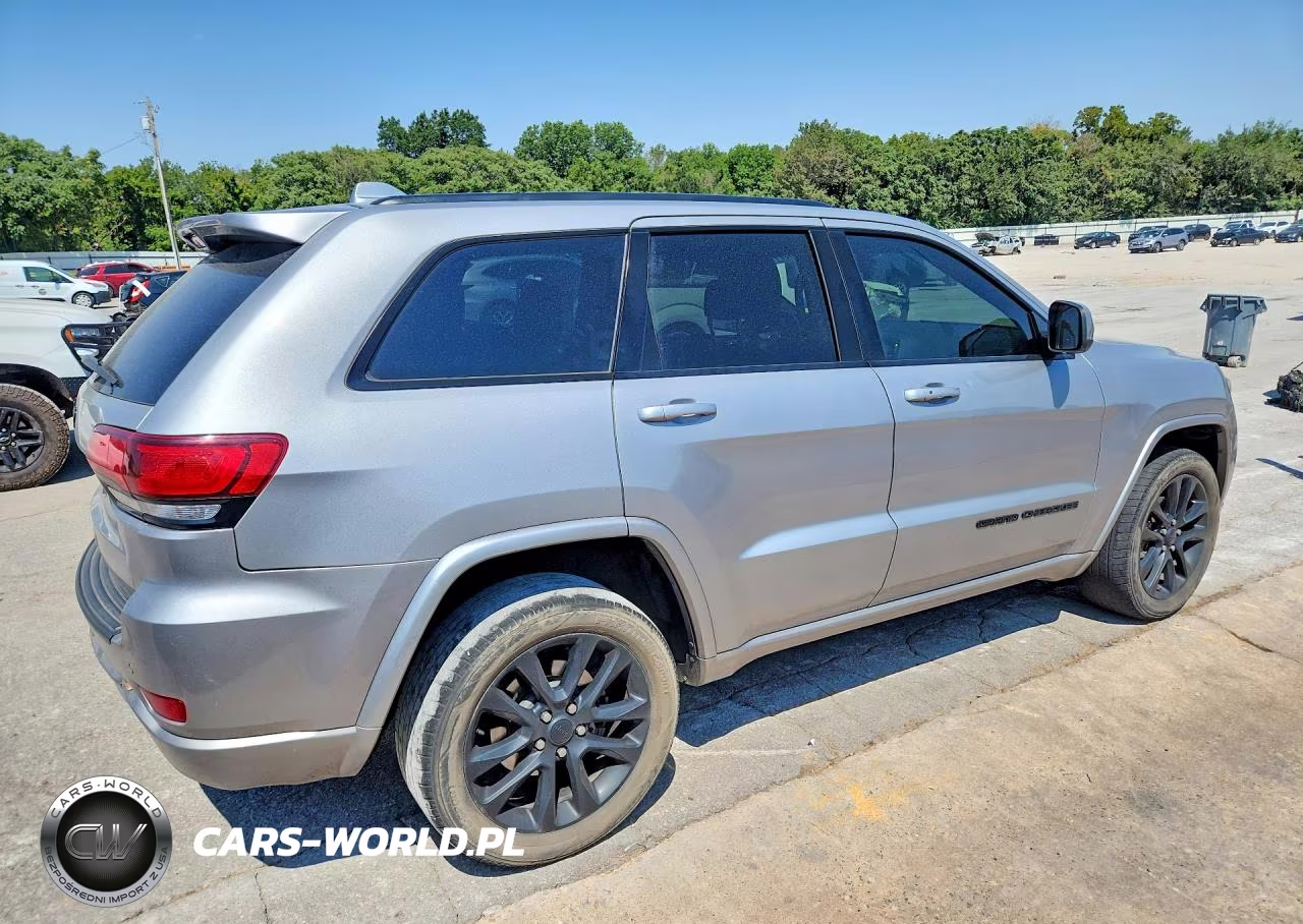 2020 Jeep Grand Cherokee Laredo VIN:1C4RJFAGXLC151465 - 3