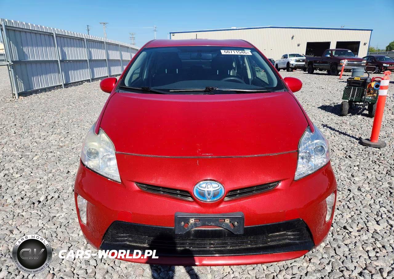 2014 Toyota Prius Three VIN:JTDKN3DUXE1751424 - 5