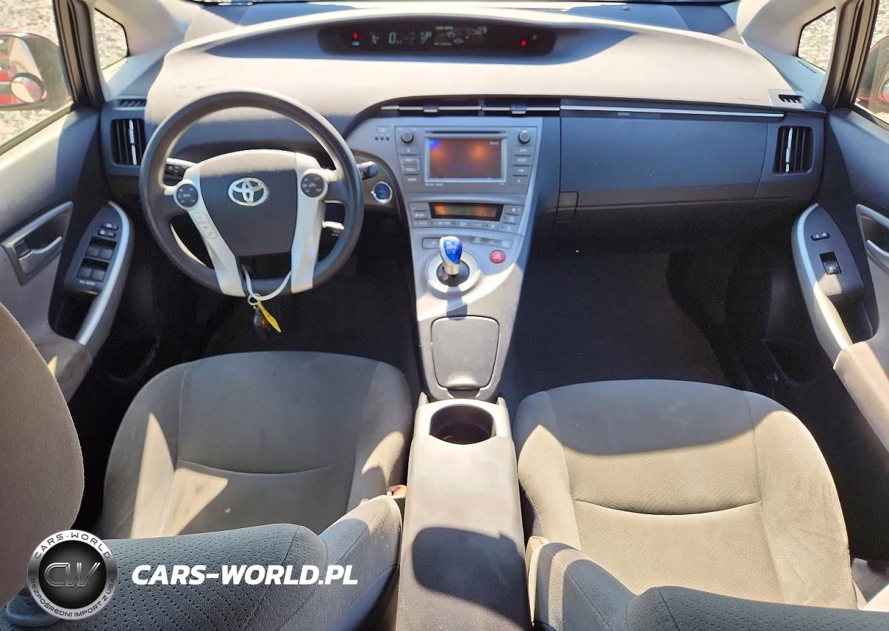 2014 Toyota Prius Three VIN:JTDKN3DUXE1751424 - 8