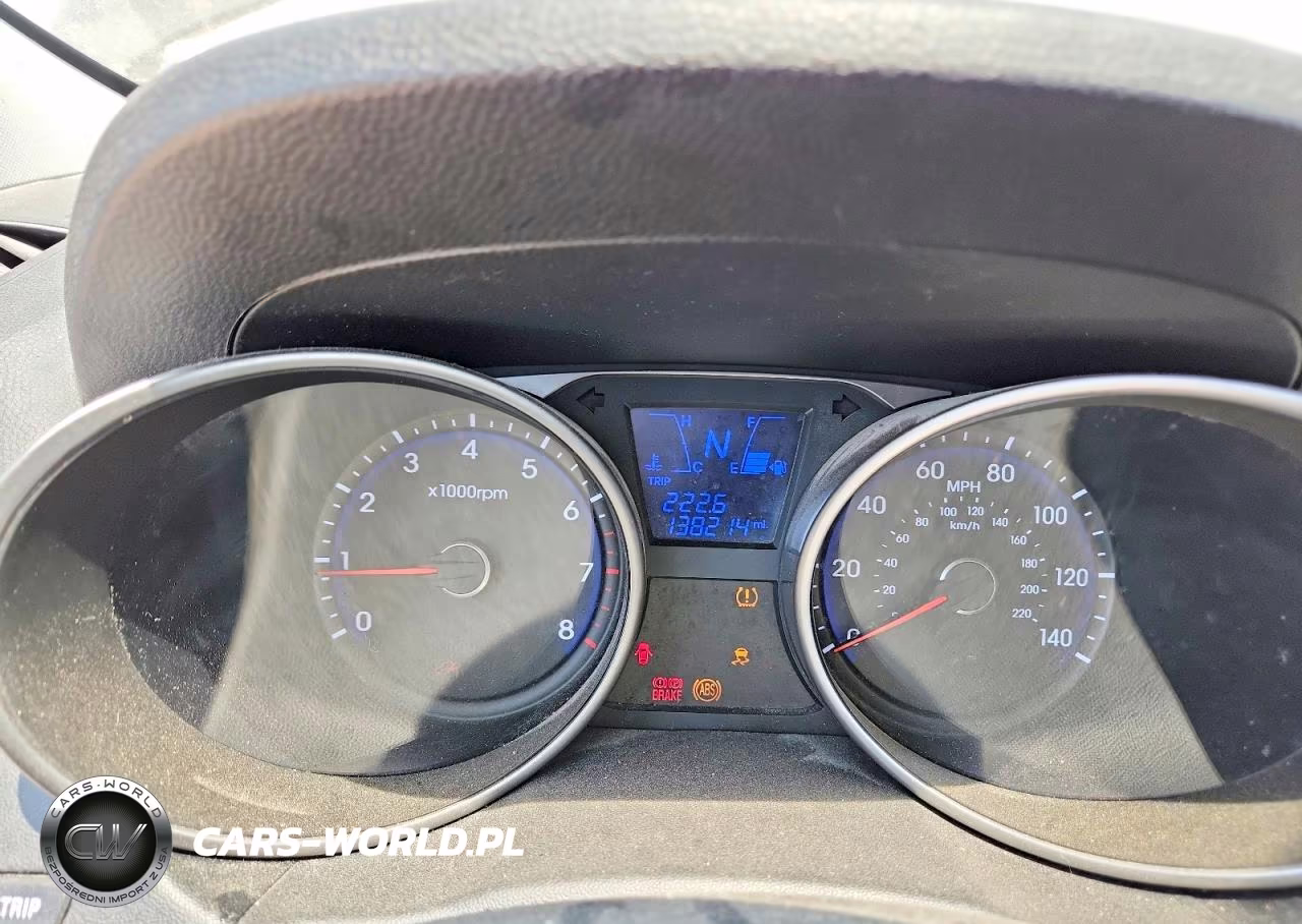 2011 Hyundai Tucson Gls VIN:KM8JU3AC4BU170369 - 9