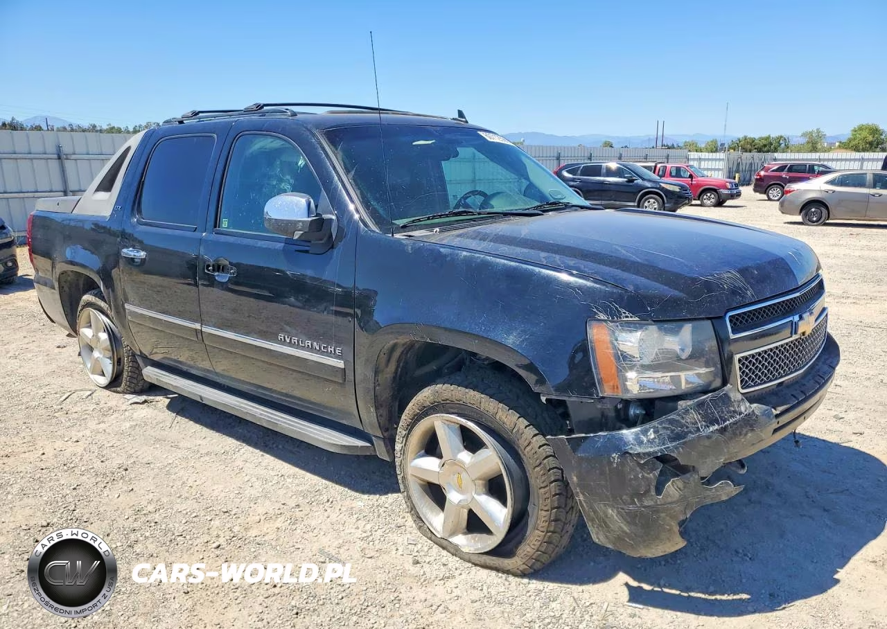 2011 Chevrolet Avalanche Ltz VIN:3GNTKGE3XBG110353 - 4
