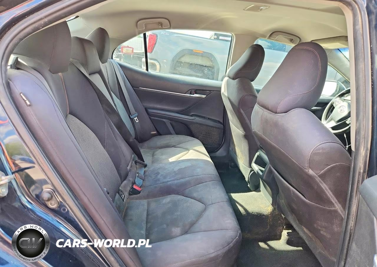 2020 Toyota Camry Le VIN:4T1C11AK2LU882264 - 10