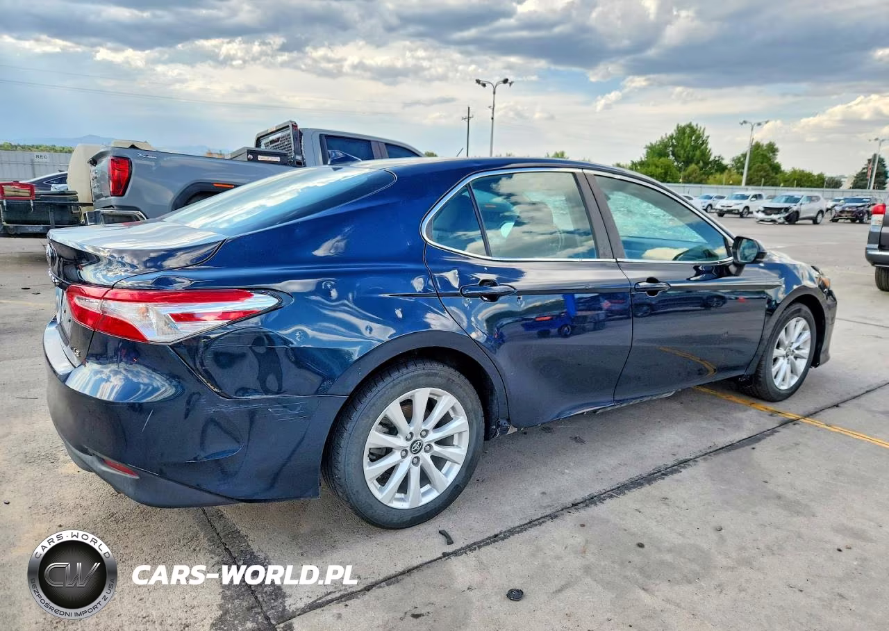 2020 Toyota Camry Le VIN:4T1C11AK2LU882264 - 3