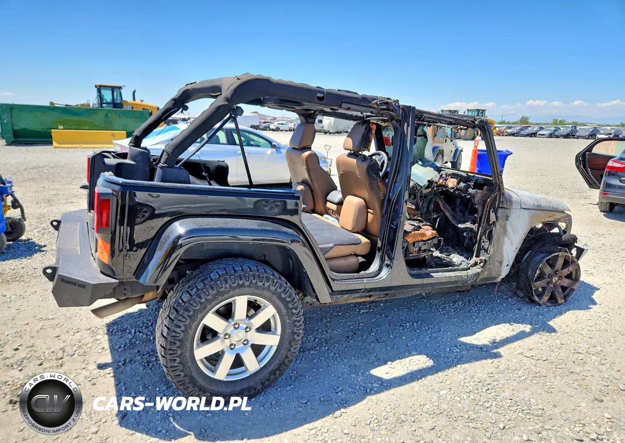 2012 Jeep Wrangler Unlimited Sahara VIN:1C4BJWEG6CL110665 - 3