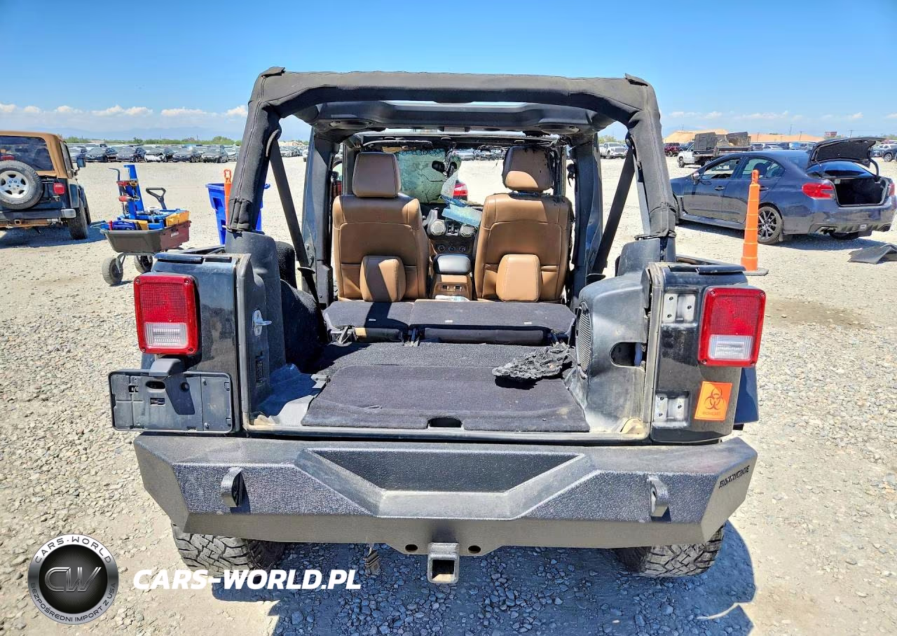 2012 Jeep Wrangler Unlimited Sahara VIN:1C4BJWEG6CL110665 - 6