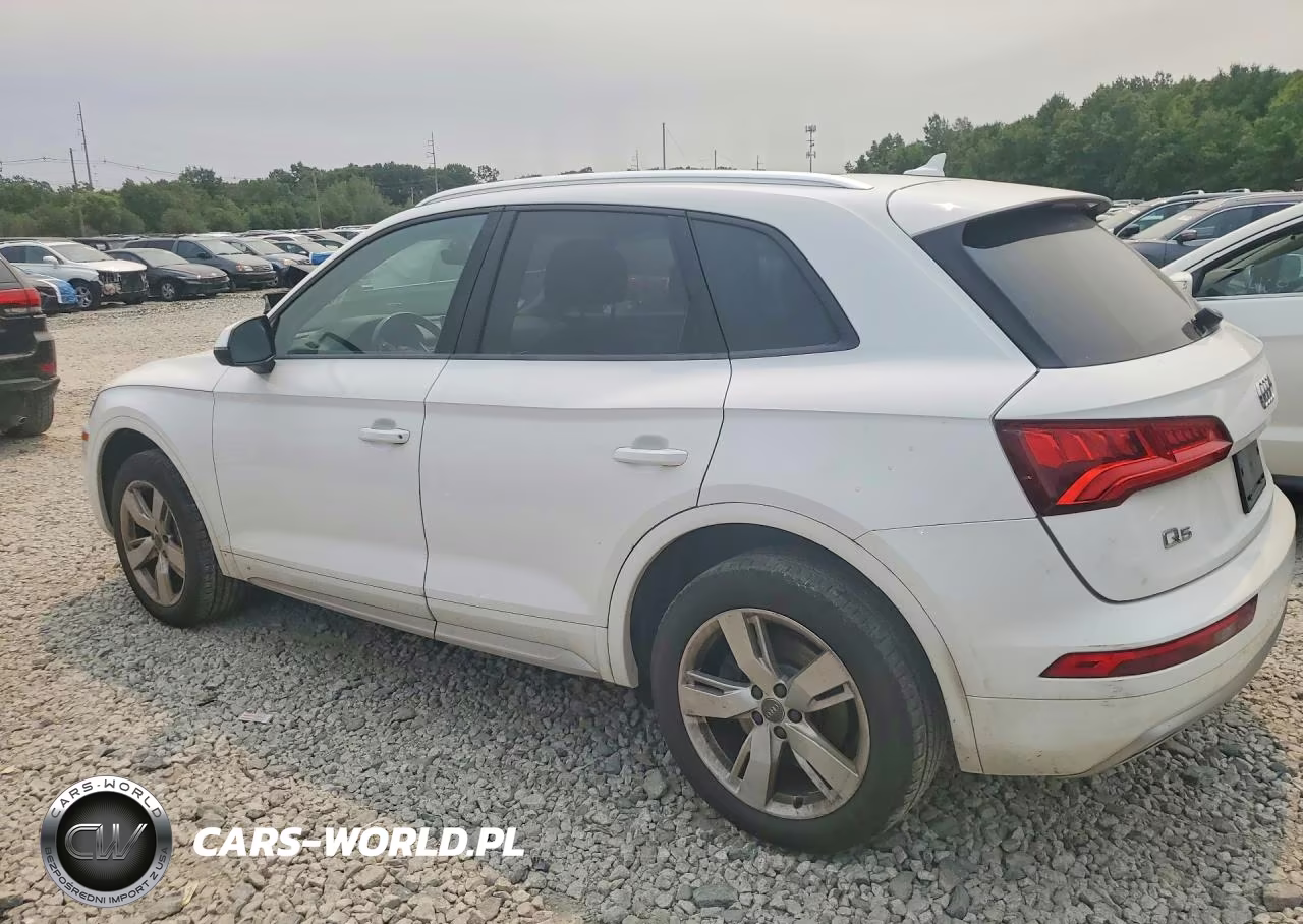 2018 Audi Q5 Premium VIN:WA1ANAFY7J2018522 - 2