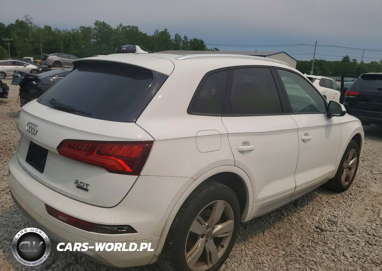 2018 Audi Q5 Premium VIN:WA1ANAFY7J2018522 - 3