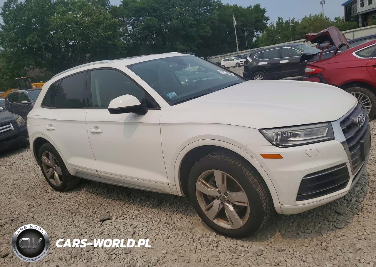 2018 Audi Q5 Premium VIN:WA1ANAFY7J2018522 - 4