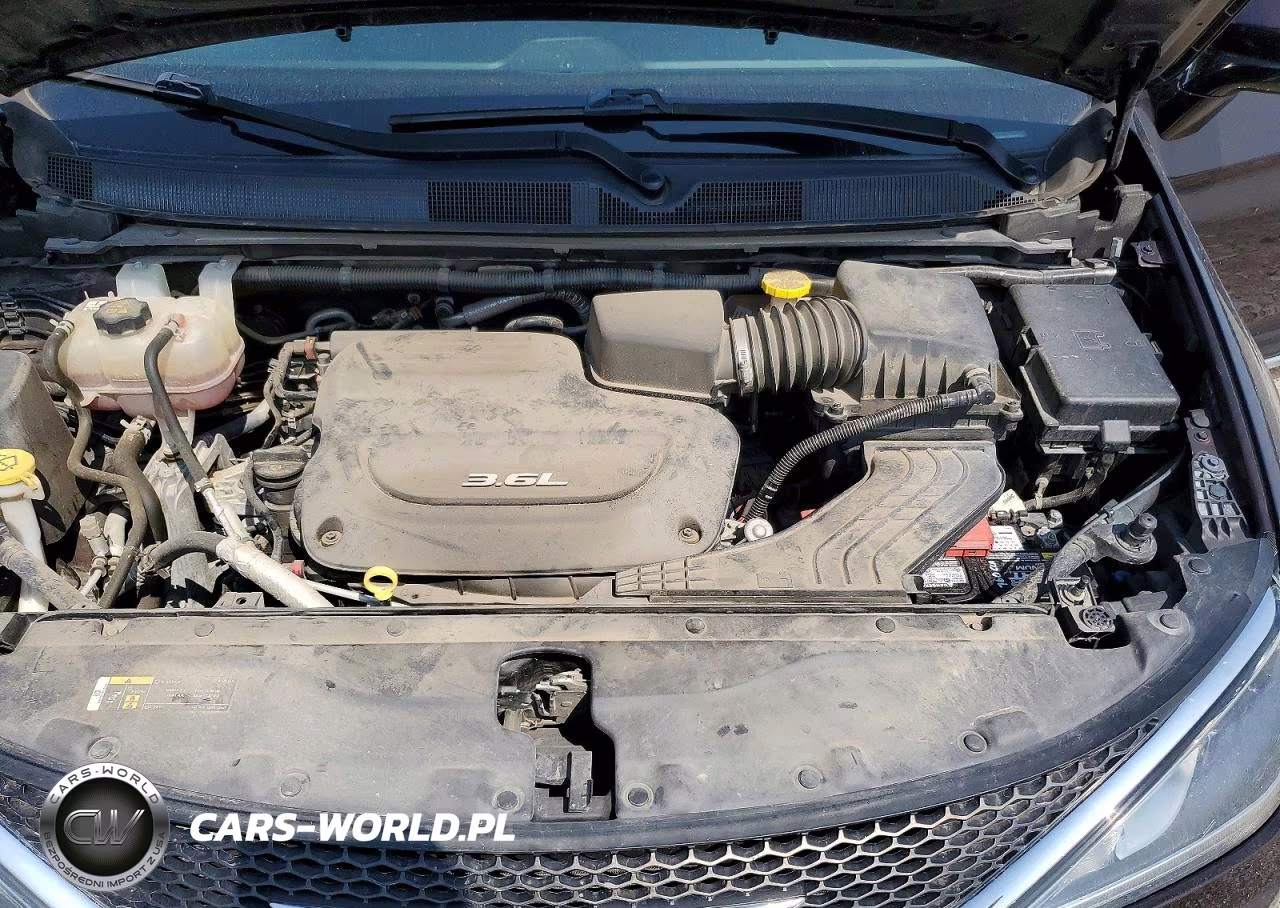 2018 Chrysler Pacifica Touring L VIN:2C4RC1BG4JR269589 - 12