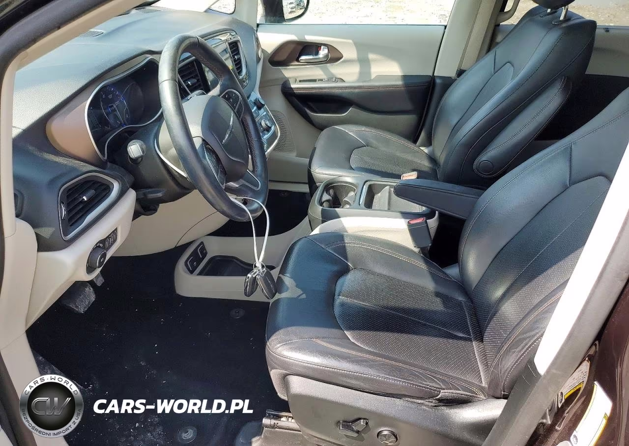 2018 Chrysler Pacifica Touring L VIN:2C4RC1BG4JR269589 - 7
