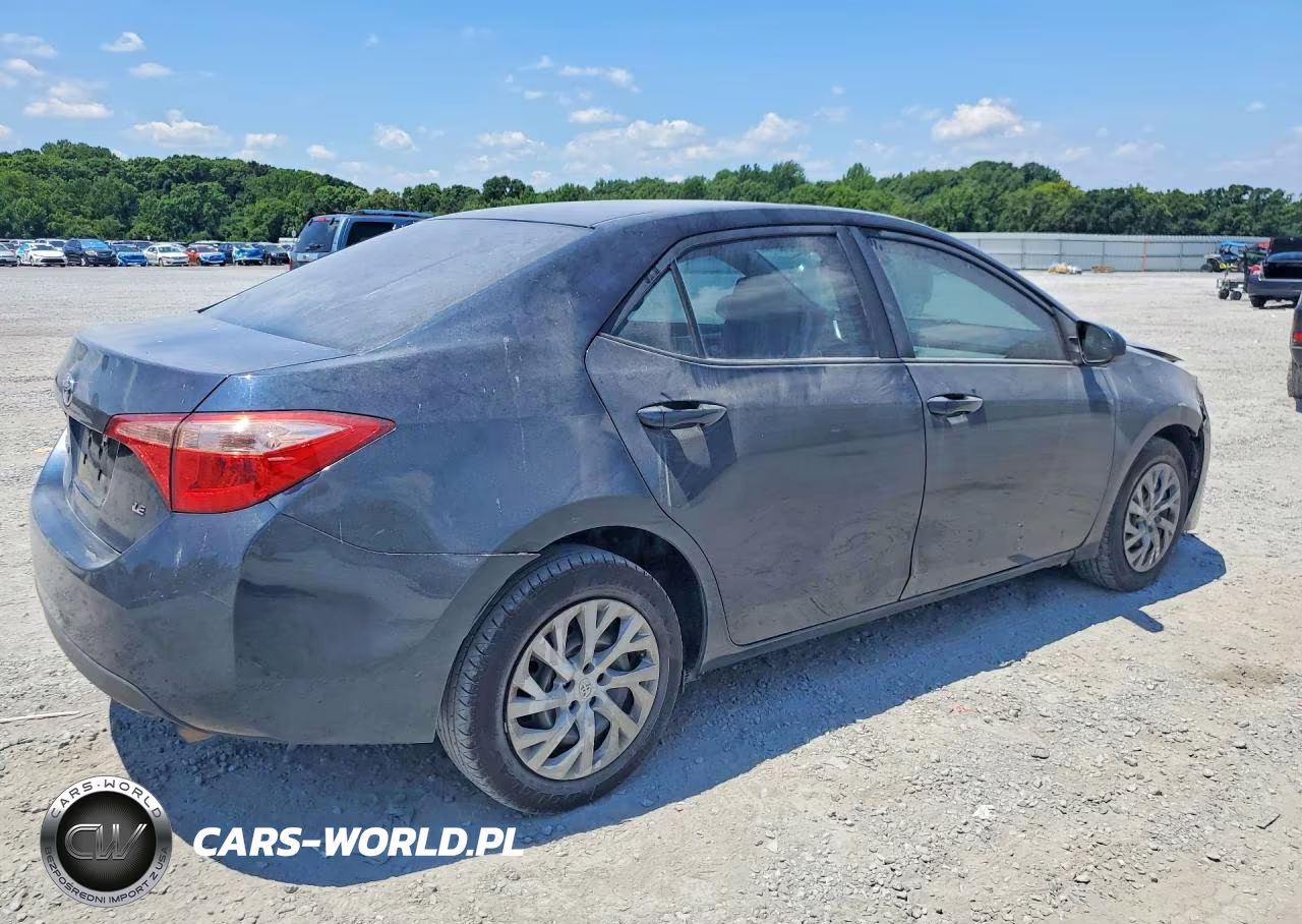 2019 Toyota Corolla Le VIN:5YFBURHE0KP862791 - 3