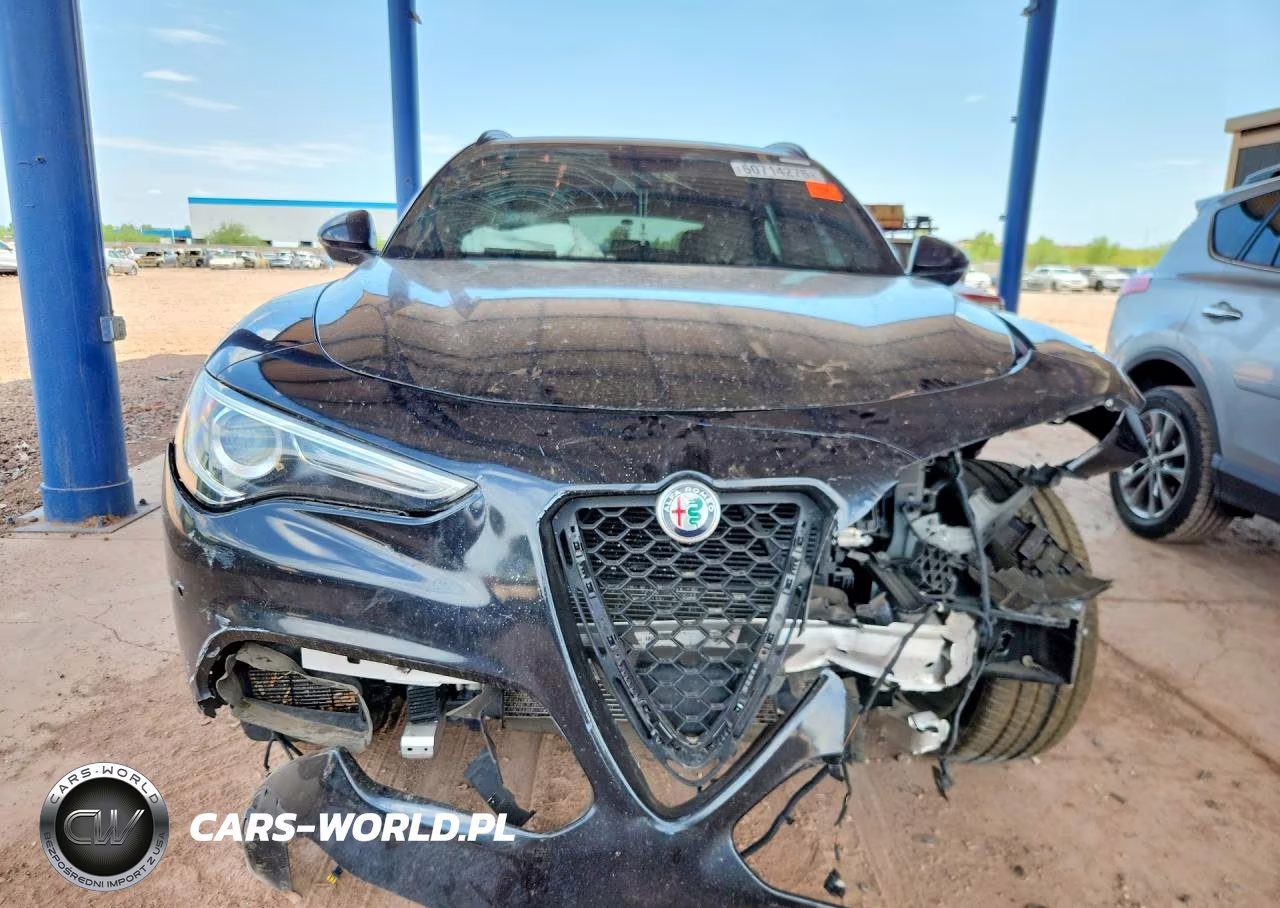 2018 Alfa Romeo Stelvio Ti Sport VIN:ZASFAKNN5J7C00380 - 5