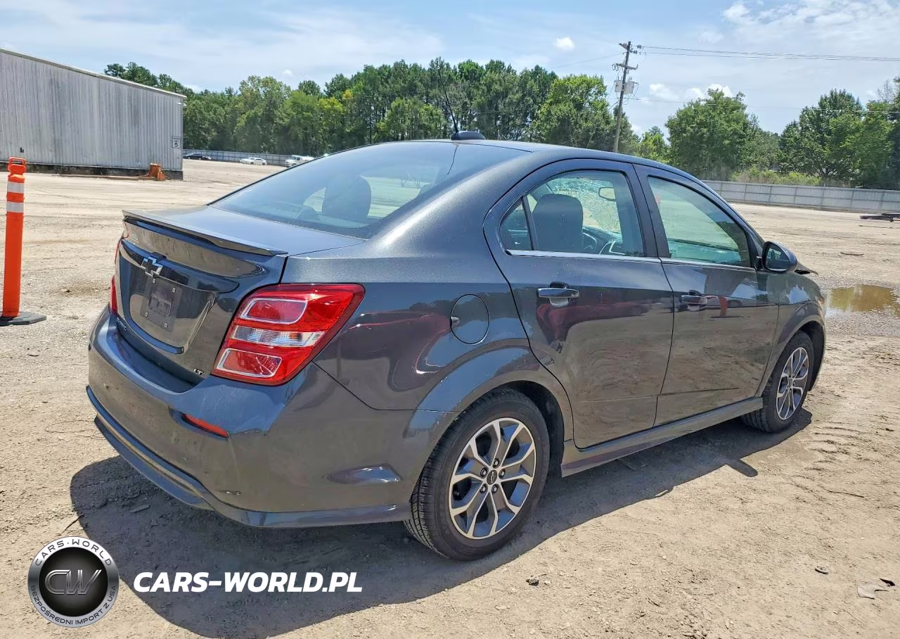 2018 Chevrolet Sonic Lt VIN:1G1JD5SH8J4111858 - 3