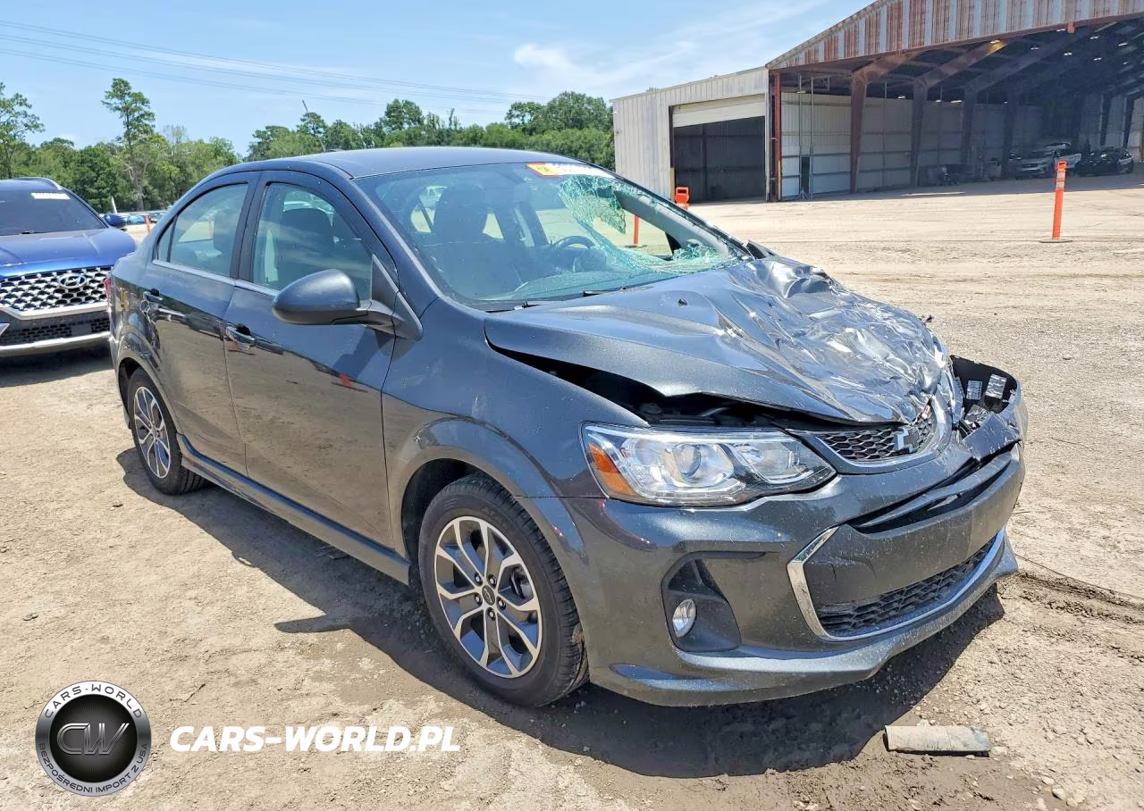 2018 Chevrolet Sonic Lt VIN:1G1JD5SH8J4111858 - 4