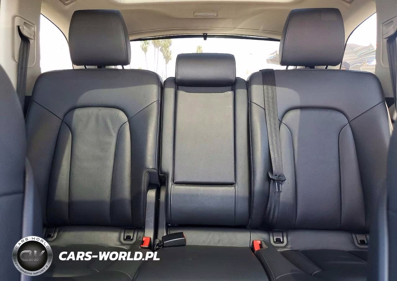 2015 Audi Q7 Premium Plus VIN:WA1LGAFE0FD009732 - 10
