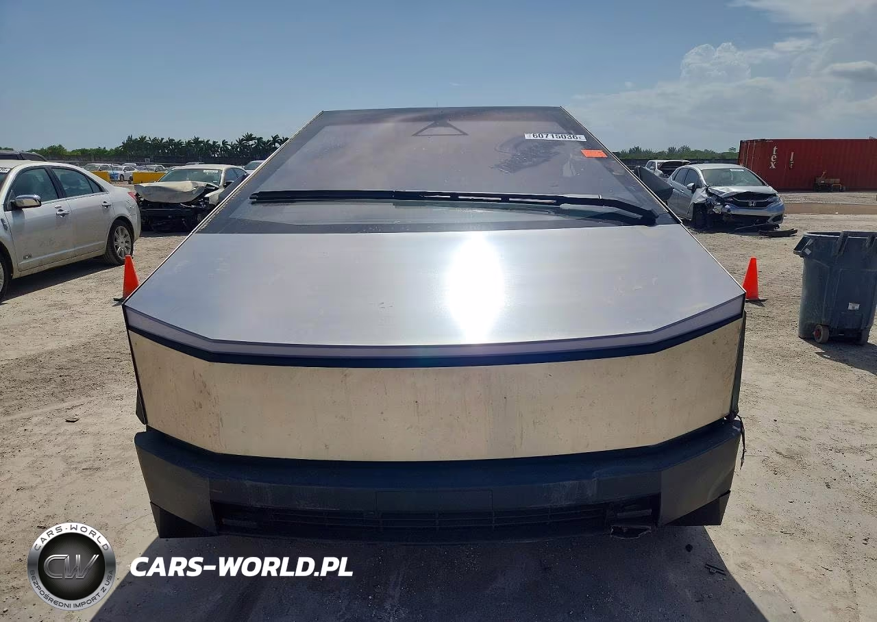 2025 Tesla Cybertruck VIN:7G2CEHED7SA072420 - 5