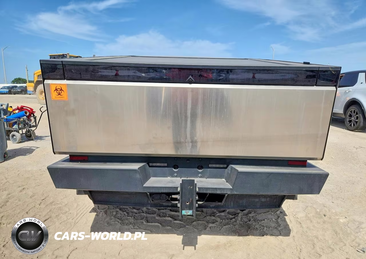 2025 Tesla Cybertruck VIN:7G2CEHED7SA072420 - 6