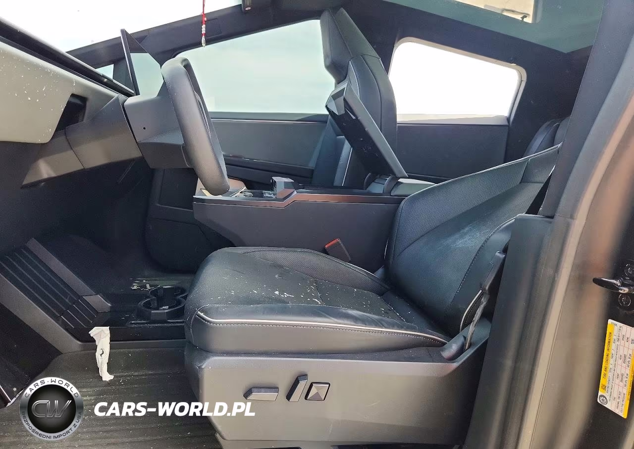 2025 Tesla Cybertruck VIN:7G2CEHED7SA072420 - 7