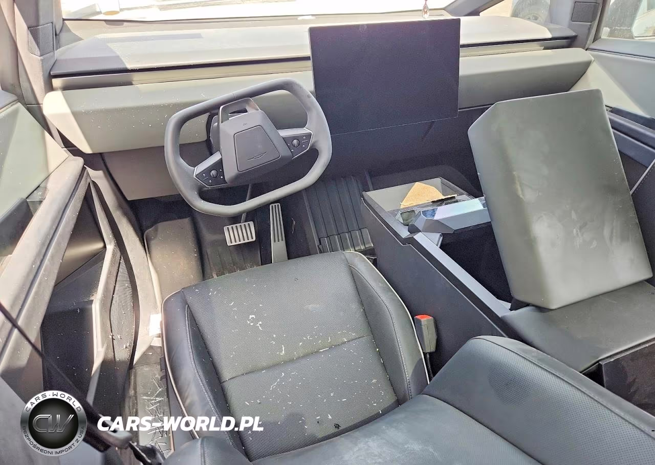 2025 Tesla Cybertruck VIN:7G2CEHED7SA072420 - 8