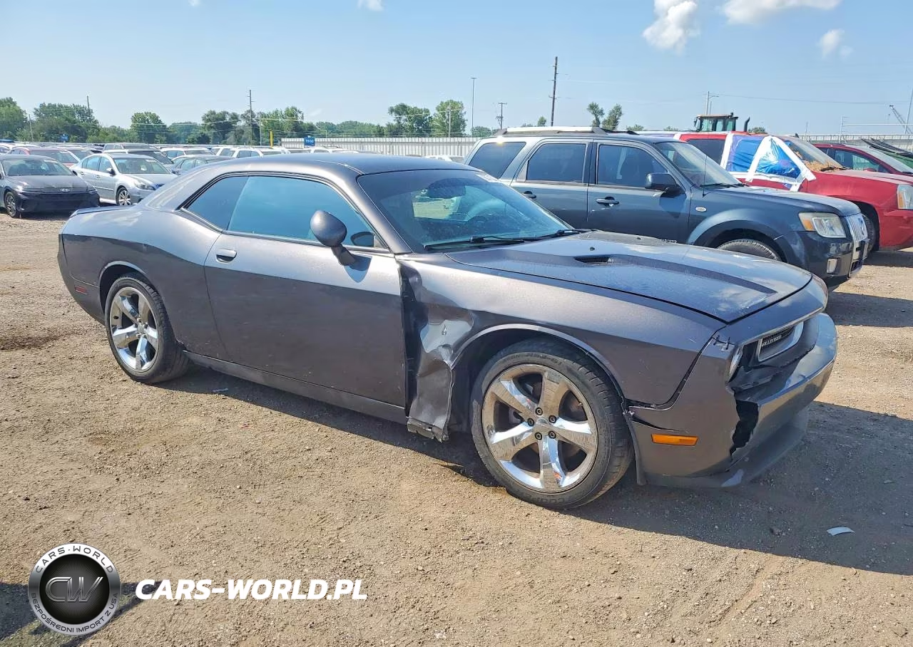 2013 Dodge Challenger Sxt VIN:2C3CDYAG3DH649051 - 4