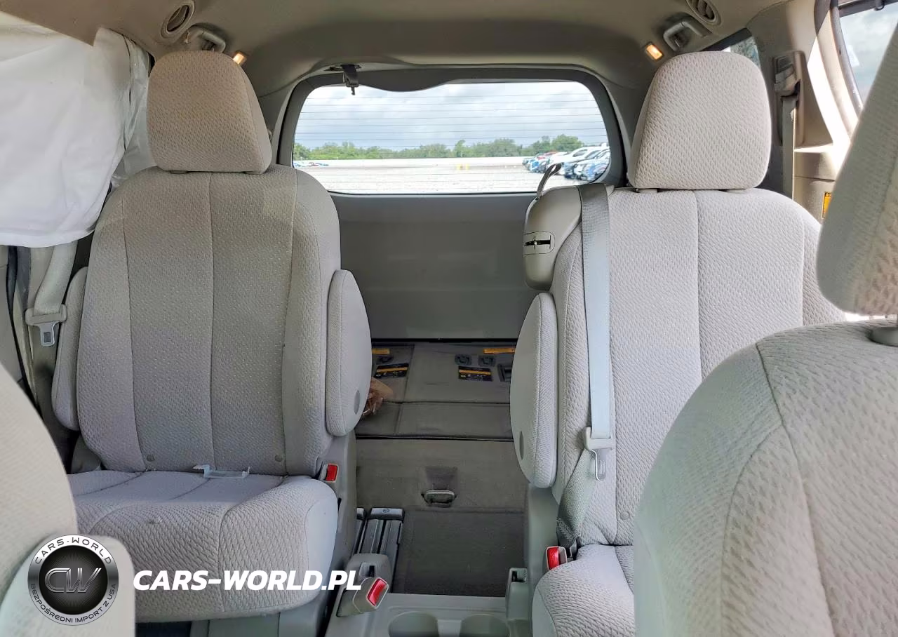 2013 Toyota Sienna Le VIN:5TDKK3DC8DS391863 - 10