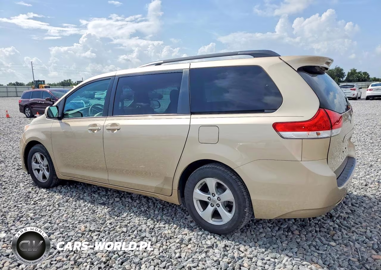2013 Toyota Sienna Le VIN:5TDKK3DC8DS391863 - 2