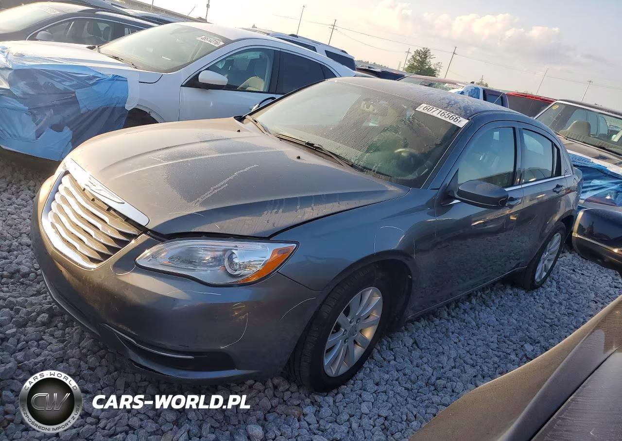 2013 Chrysler 200 Touring – zdjęcie 1 z 12