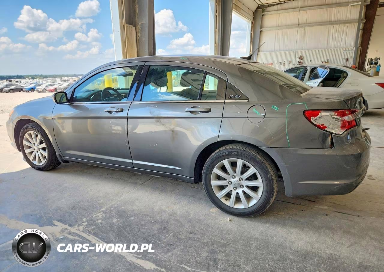 2013 Chrysler 200 Touring VIN:1C3CCBBB1DN593816 - 2