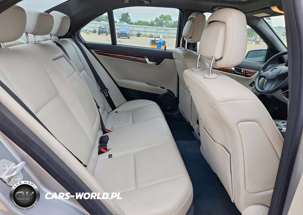 2011 Mercedes-Benz C 300 VIN:WDDGF5EB0BR184185 - 10