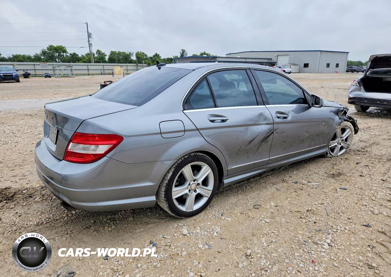 2011 Mercedes-Benz C 300 VIN:WDDGF5EB0BR184185 - 3