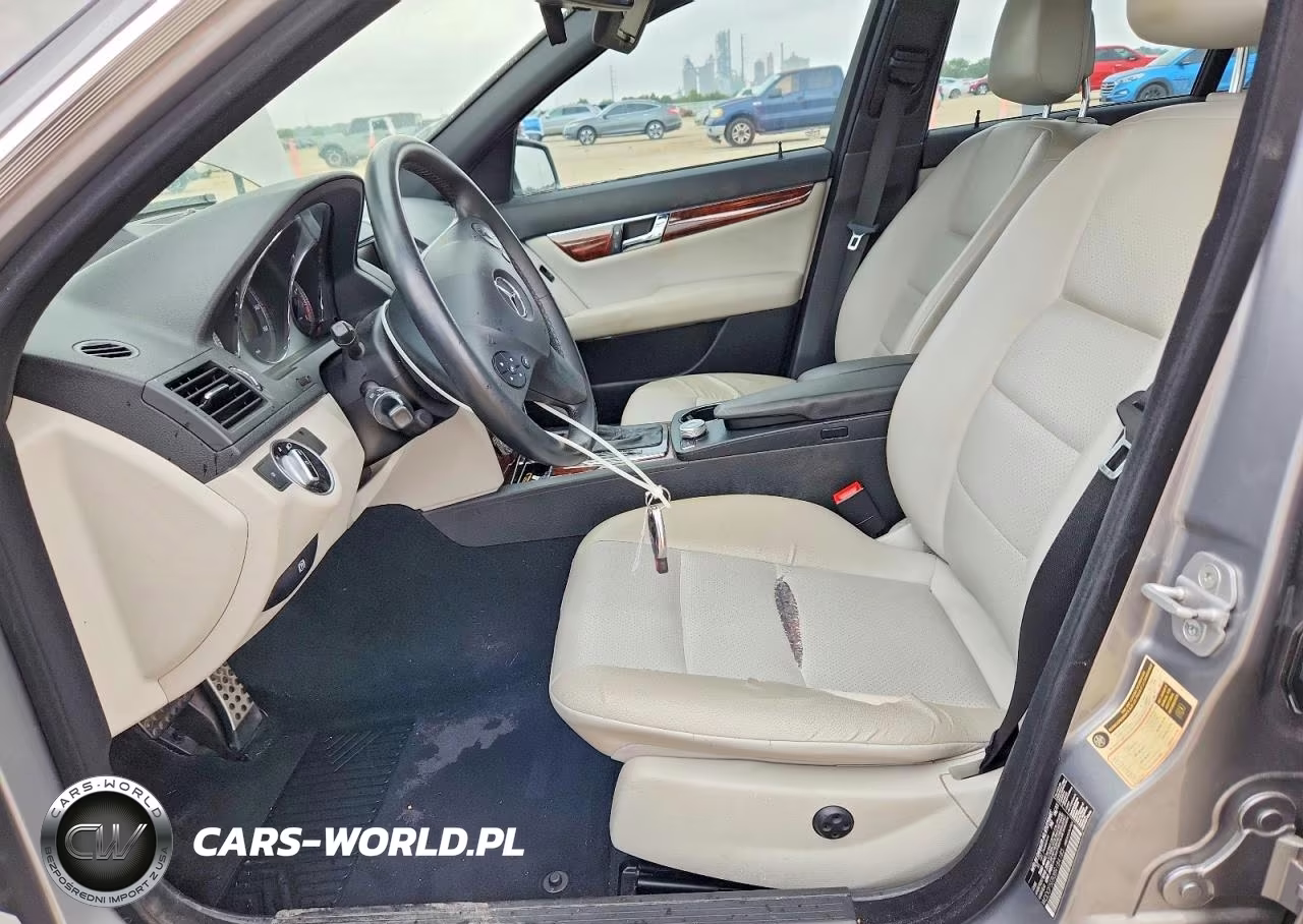 2011 Mercedes-Benz C 300 VIN:WDDGF5EB0BR184185 - 7