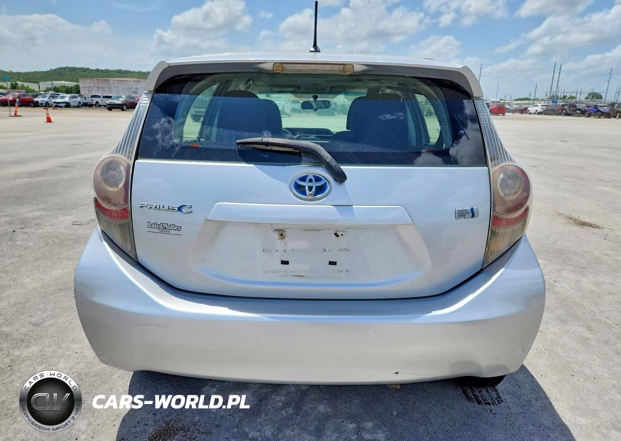 2013 Toyota Prius C Two VIN:JTDKDTB37D1052473 - 6