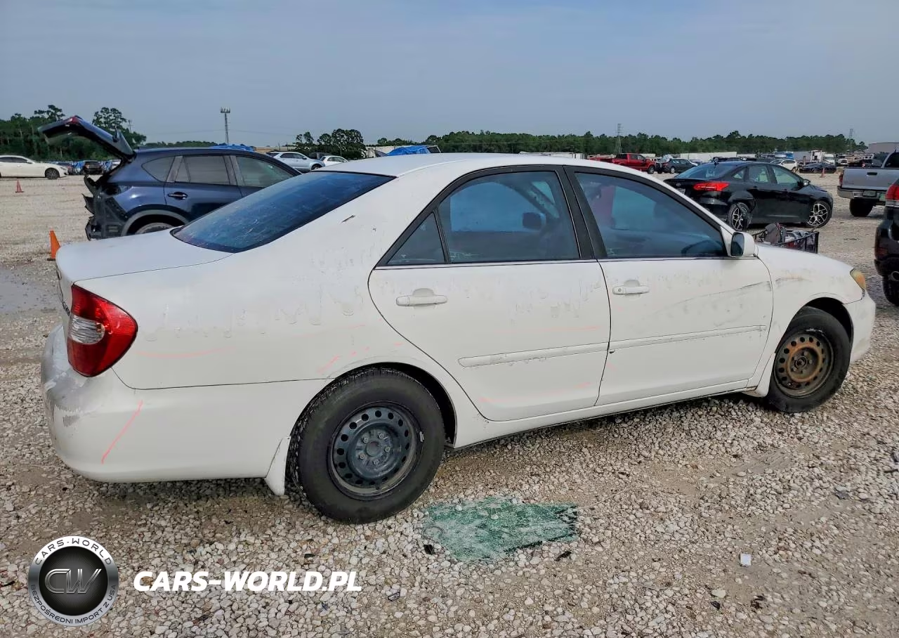 2002 Toyota Camry Le VIN:4T1BE32K22U084971 - 3