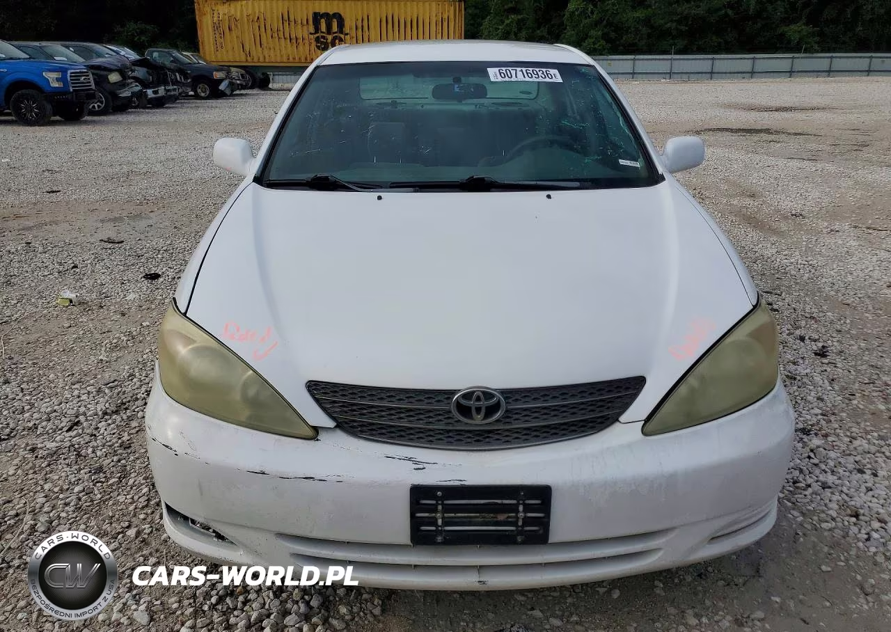 2002 Toyota Camry Le VIN:4T1BE32K22U084971 - 5