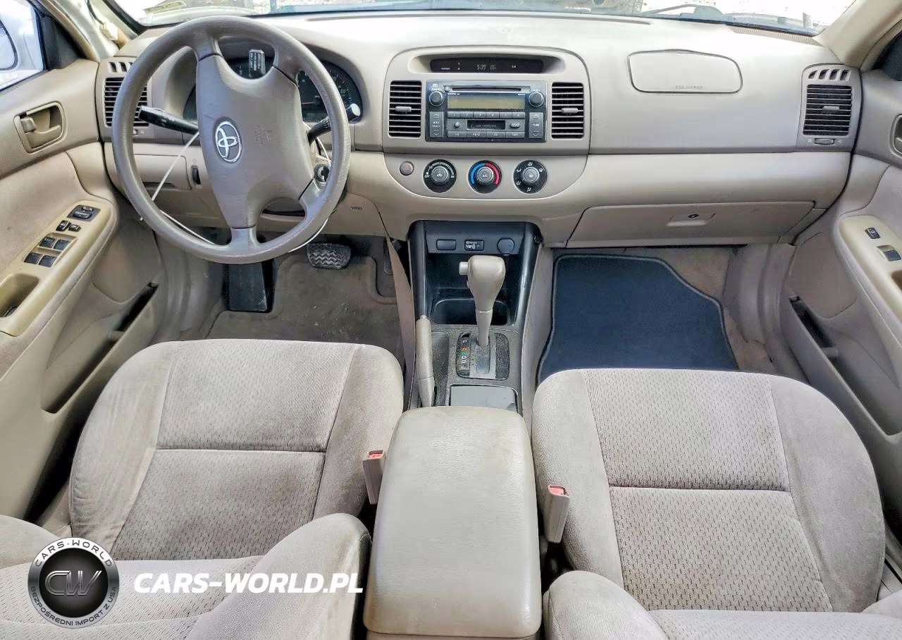 2002 Toyota Camry Le VIN:4T1BE32K22U084971 - 8