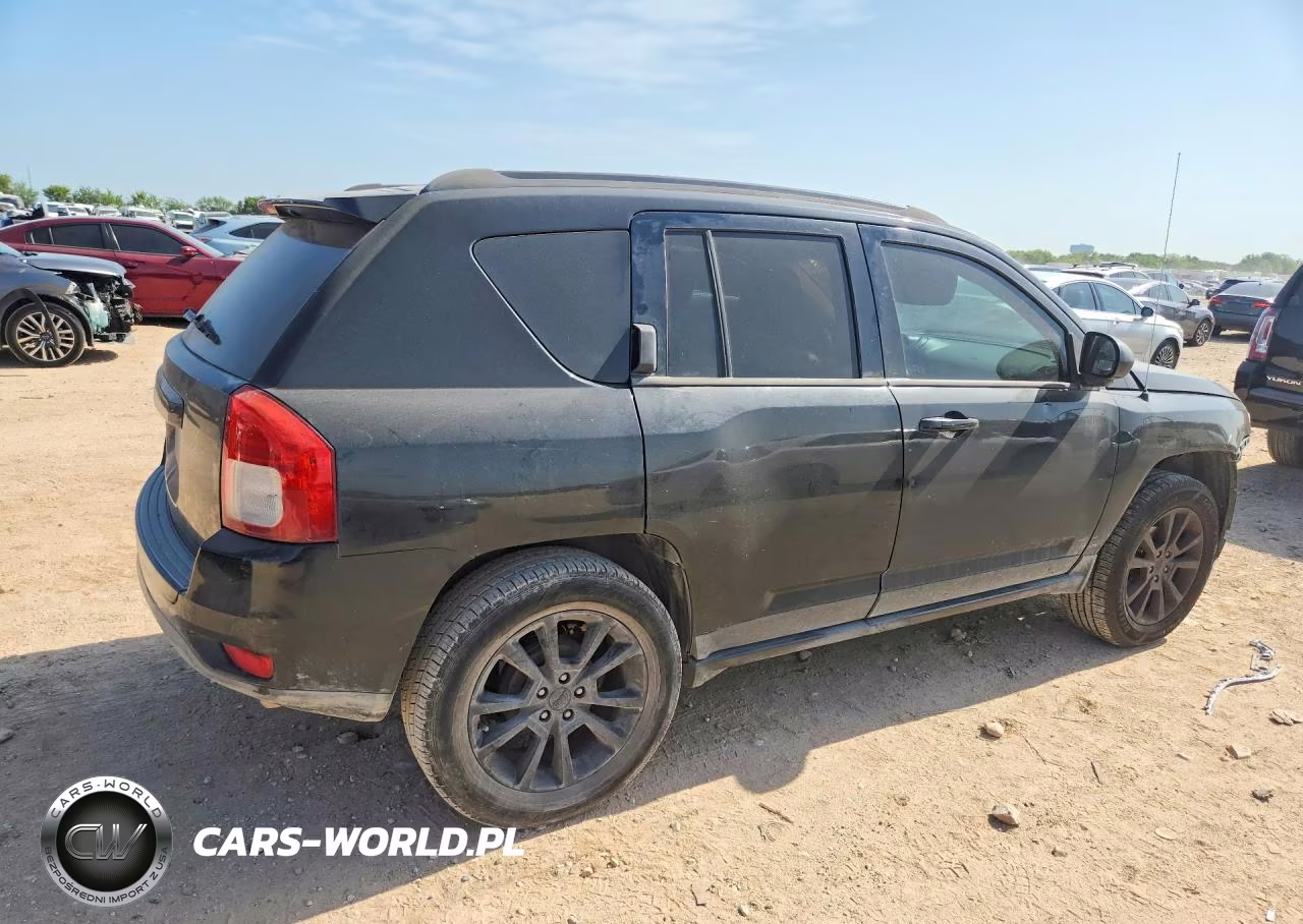 2013 Jeep Compass Latitude VIN:1C4NJCEB2DD237540 - 3