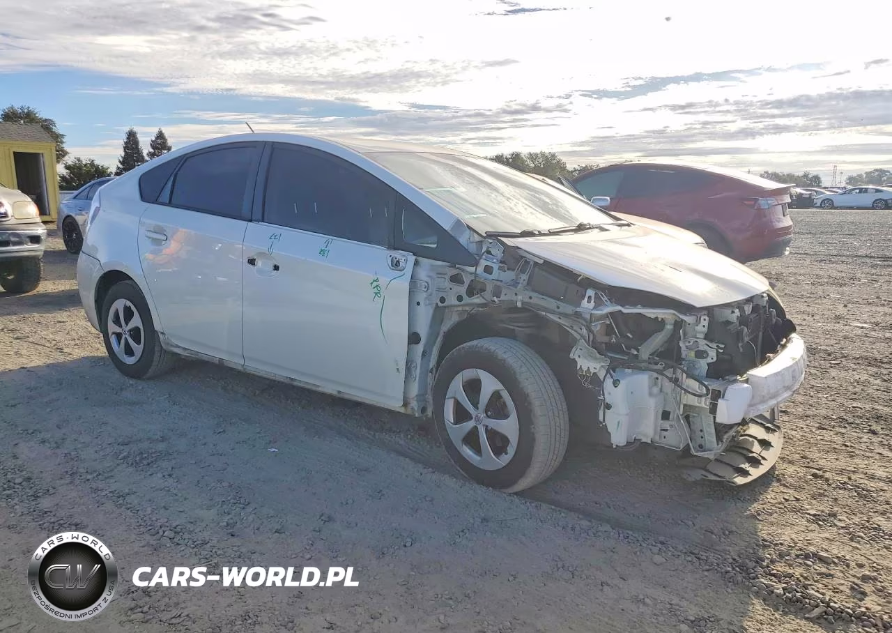 2015 Toyota Prius Four VIN:JTDKN3DU7F0465490 - 4
