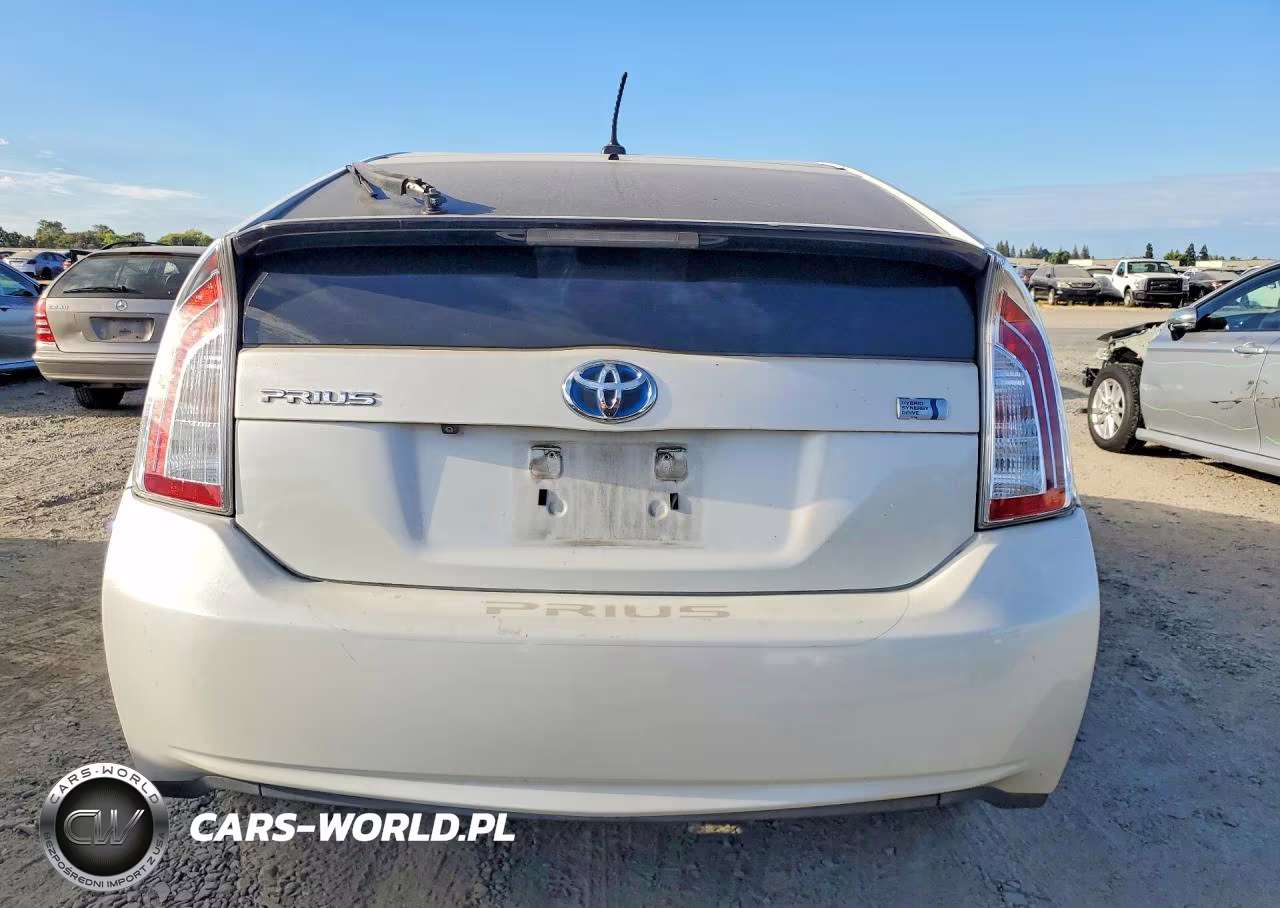 2015 Toyota Prius Four VIN:JTDKN3DU7F0465490 - 6