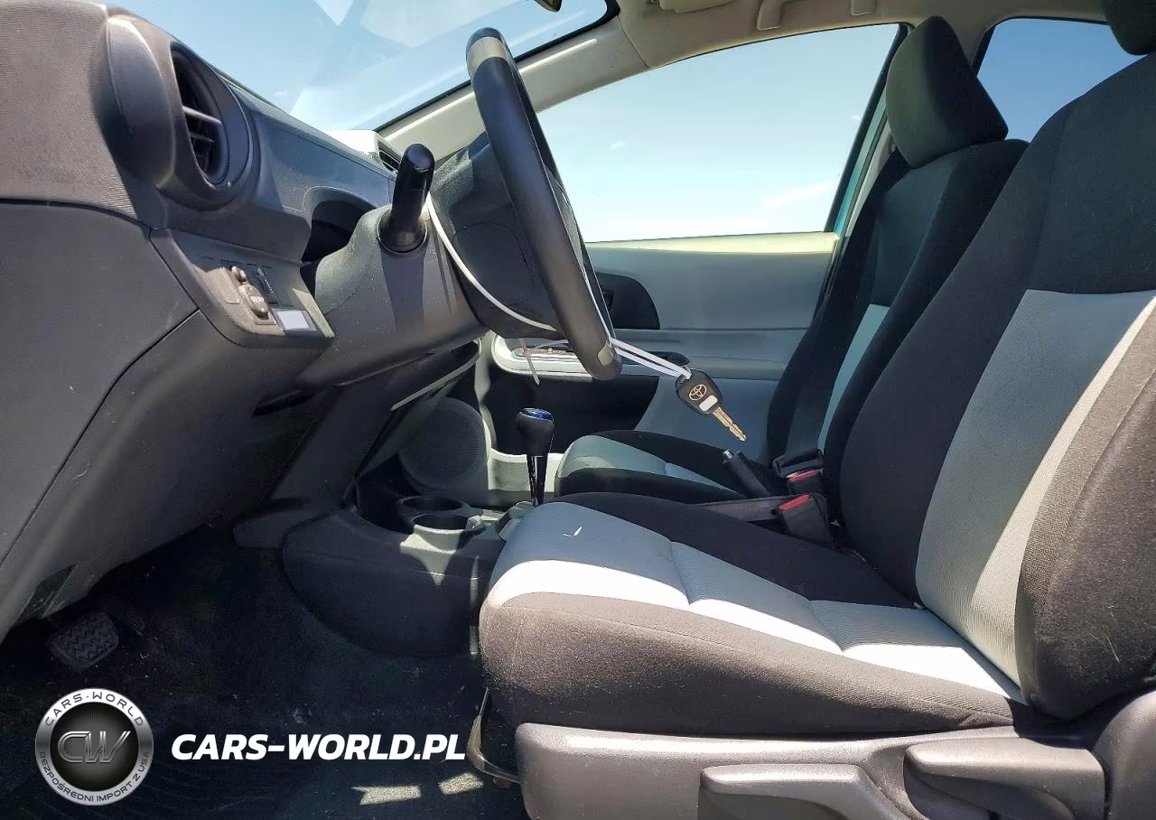 2012 Toyota Prius C Two VIN:JTDKDTB37C1011484 - 7