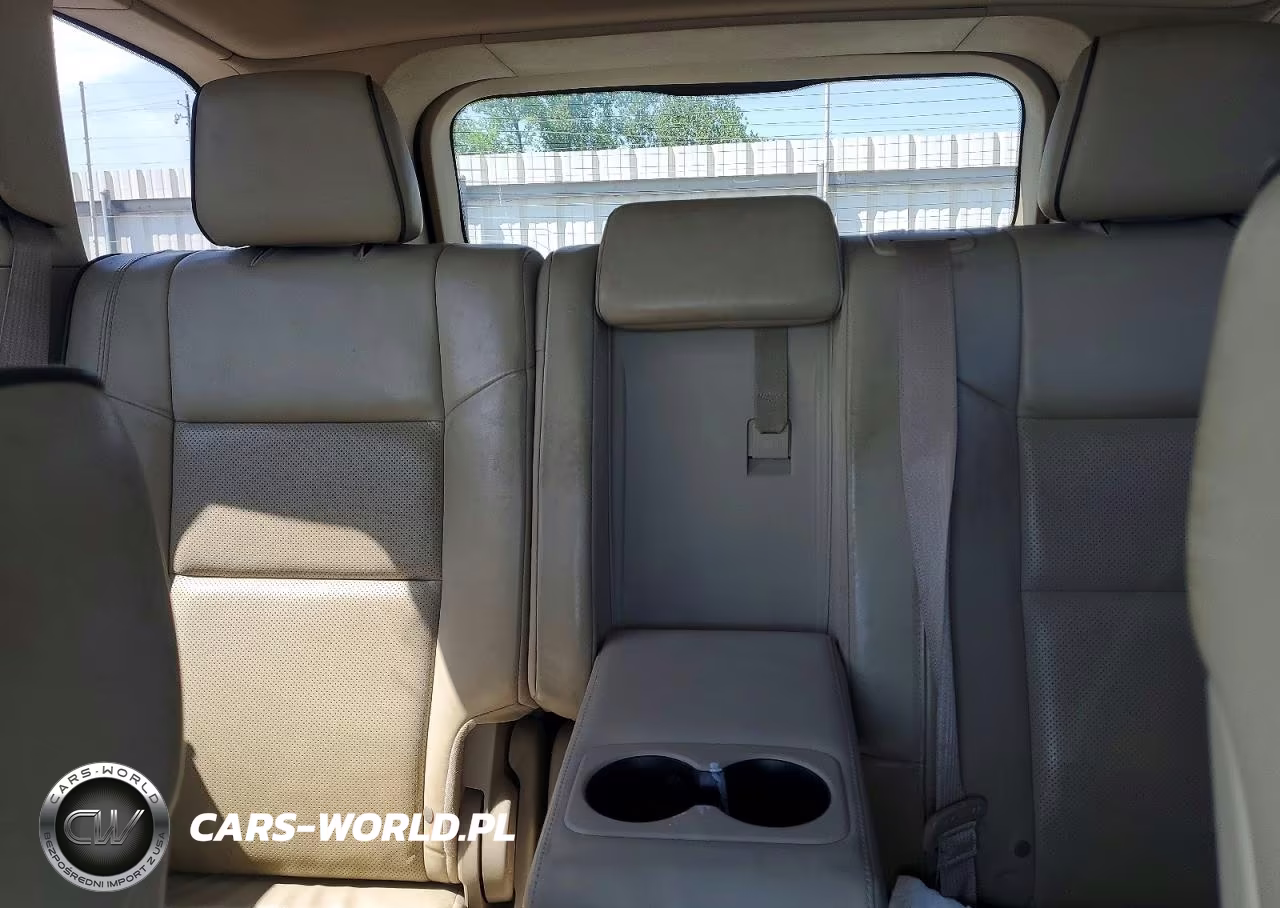 2018 Jeep Grand Cherokee Overland VIN:1C4RJFCG4JC179708 - 10
