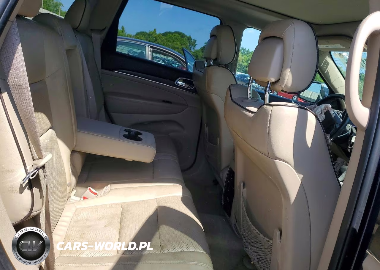 2018 Jeep Grand Cherokee Overland VIN:1C4RJFCG4JC179708 - 11