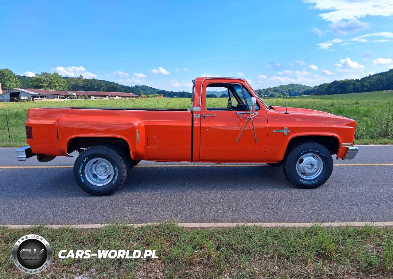 1981 Chevrolet C30 VIN:1GCHC34M0BB129355 - 11