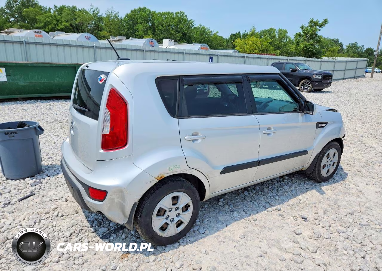 2013 Kia Soul Base VIN:KNDJT2A52D7772255 - 3