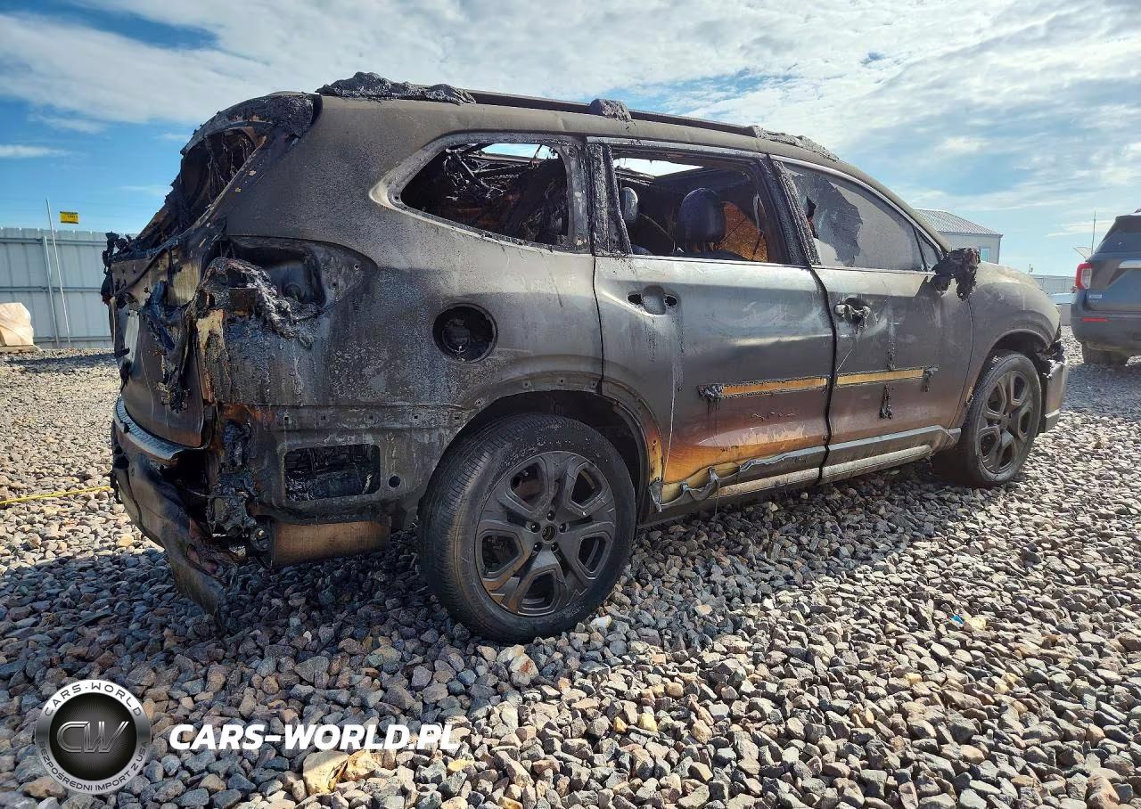 2025 Subaru Ascent Touring VIN:4S4WMAUD1S3408134 - 3