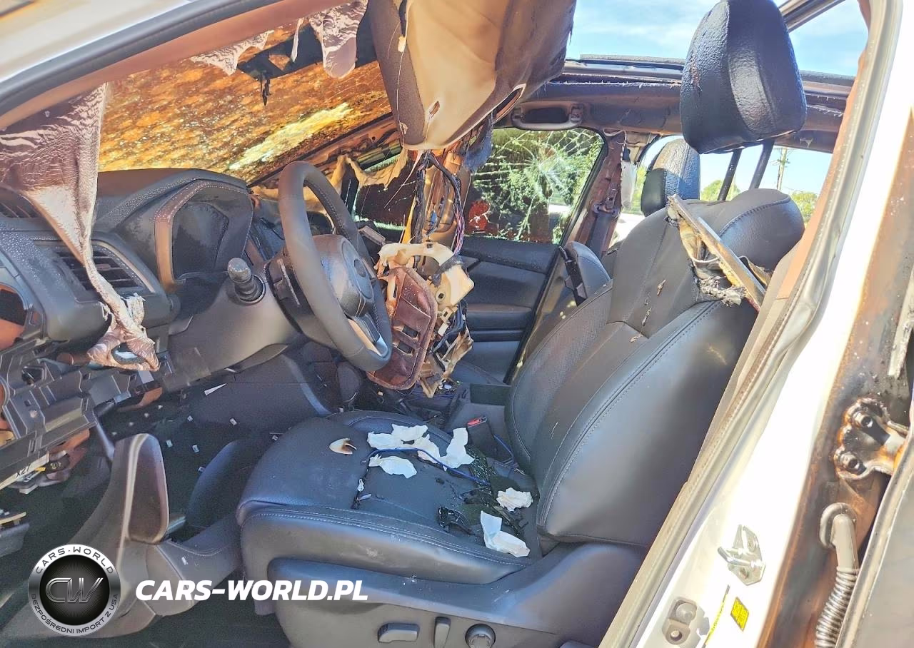 2025 Subaru Ascent Touring VIN:4S4WMAUD1S3408134 - 7