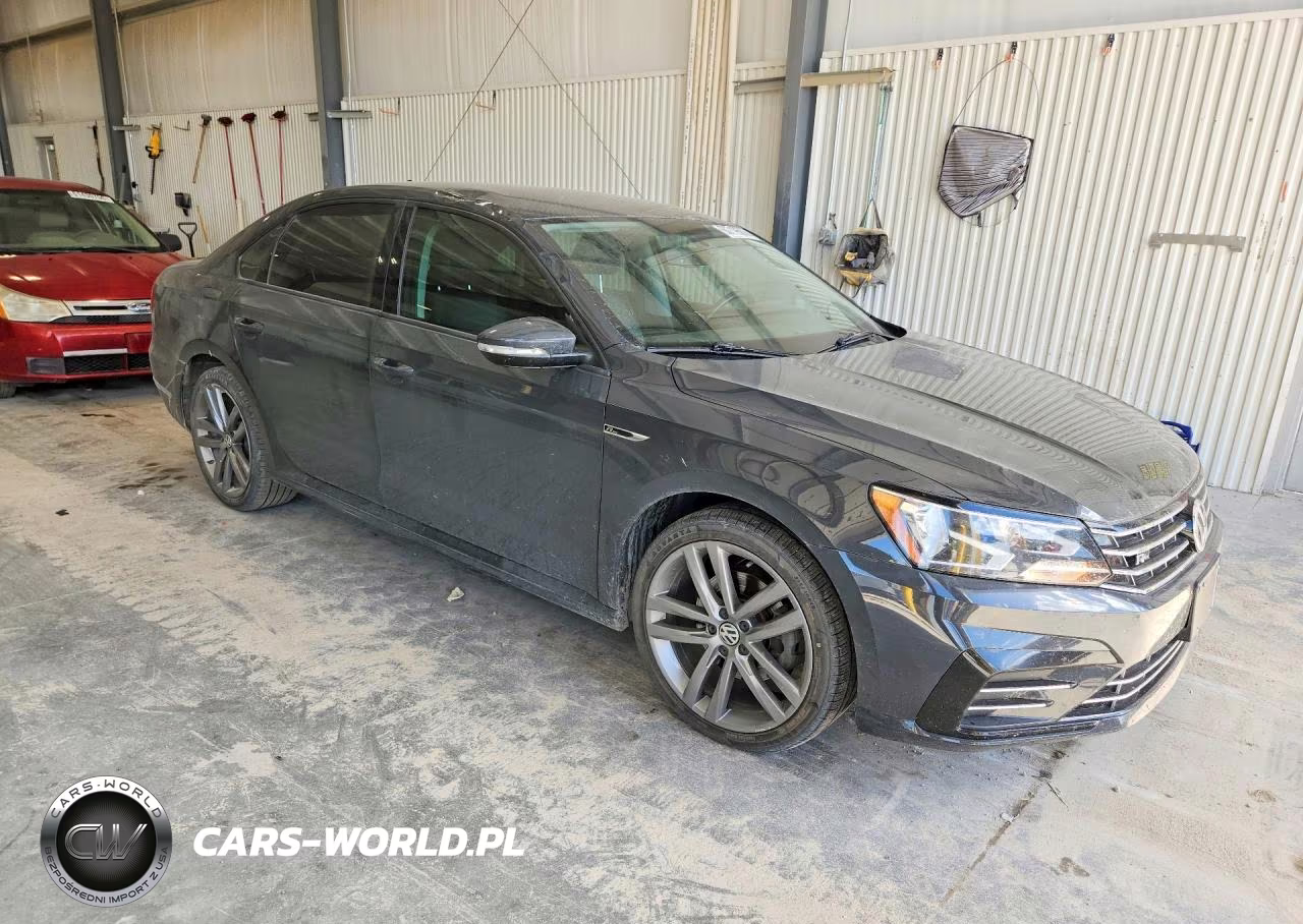 2018 Volkswagen Passat S VIN:1VWAA7A30JC028946 - 4