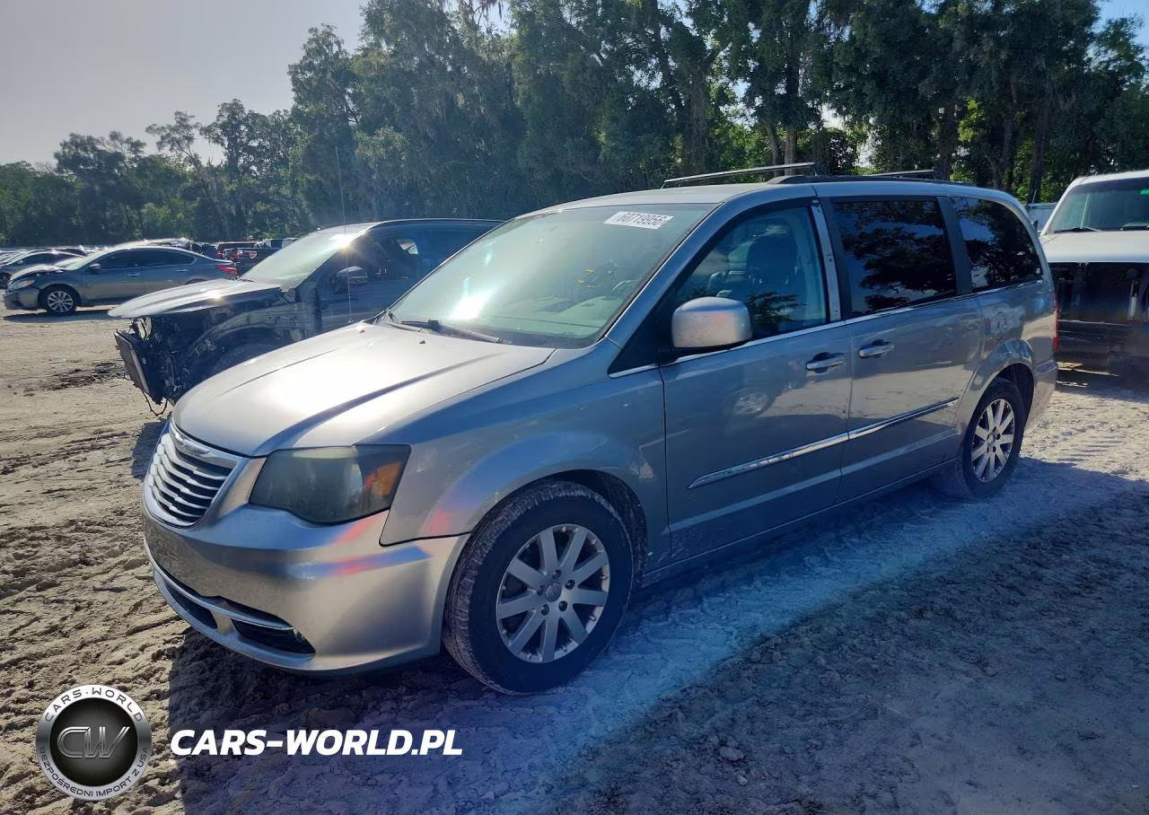 2014 Chrysler Town & Country Touring – zdjęcie 1 z 13