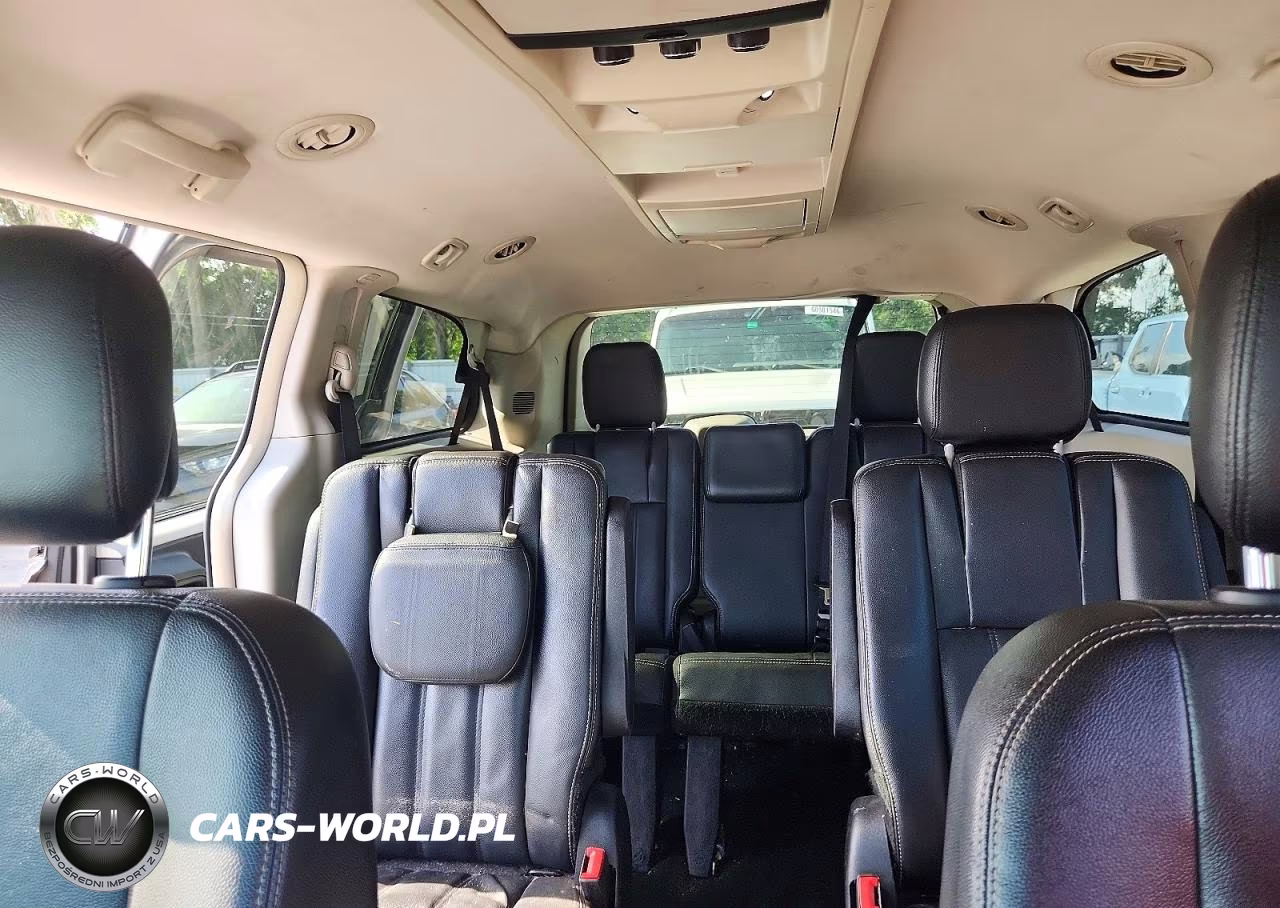2014 Chrysler Town & Country Touring VIN:2C4RC1BG3ER159980 - 10