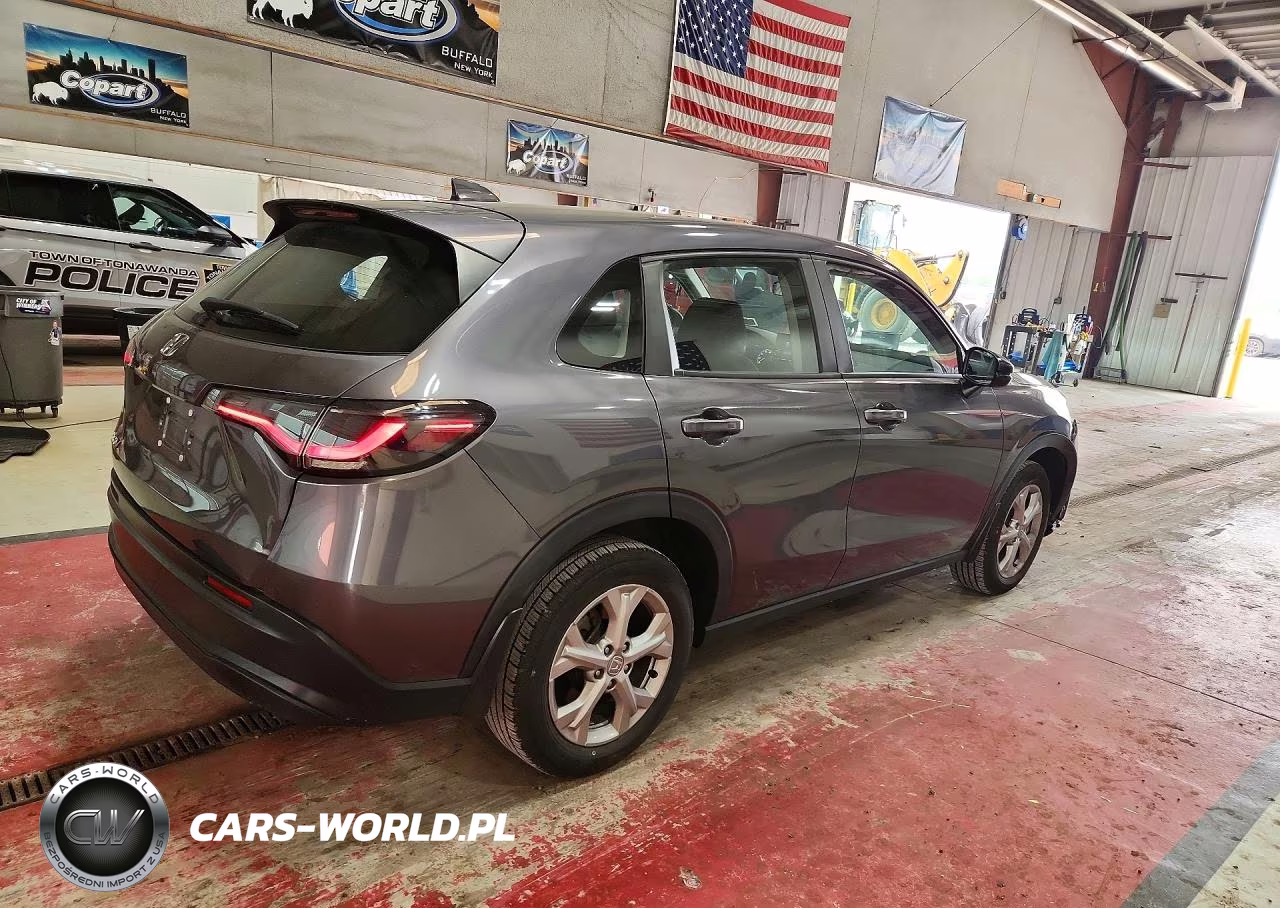 2023 Honda Hr-V Lx VIN:3CZRZ2H32PM735331 - 3